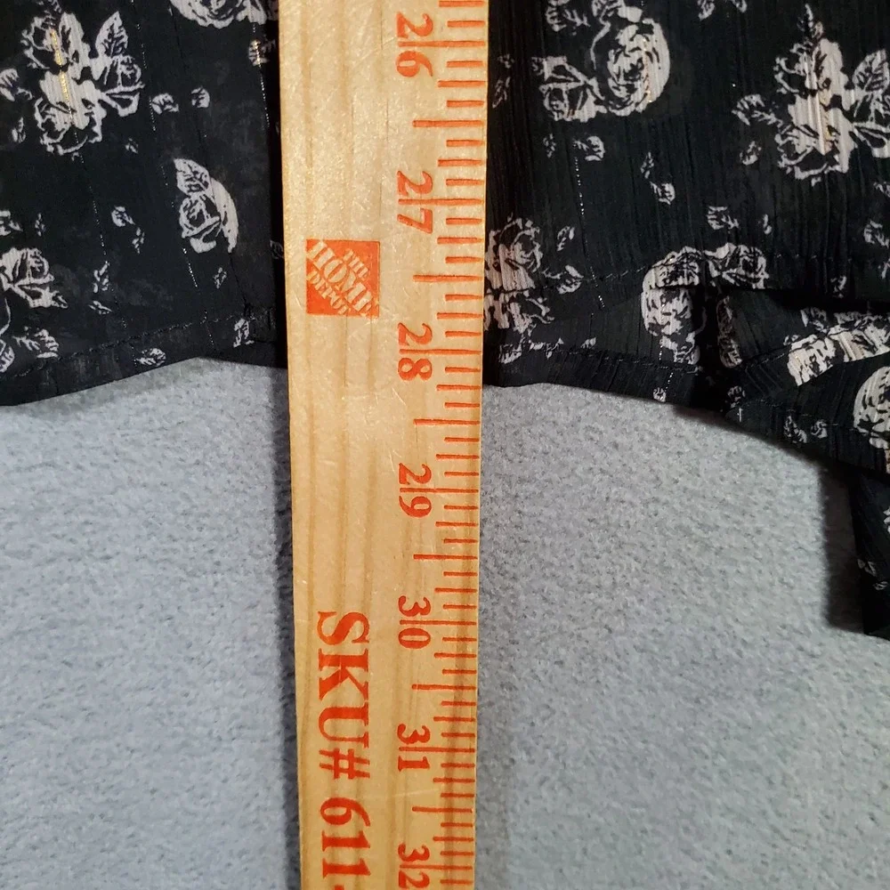 Torrid Top Womens 3X Black White Floral‎ Sheer Flutter Sleeve Flowy Dark Cottage - Picture 4 of 7